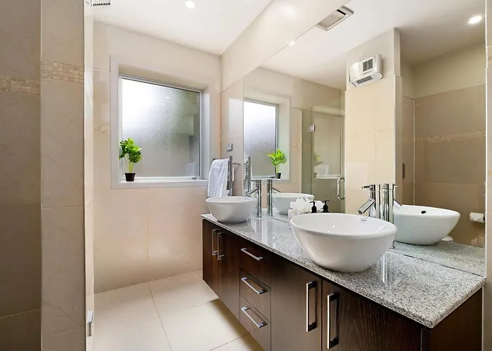 Luxury Lakeview Vista