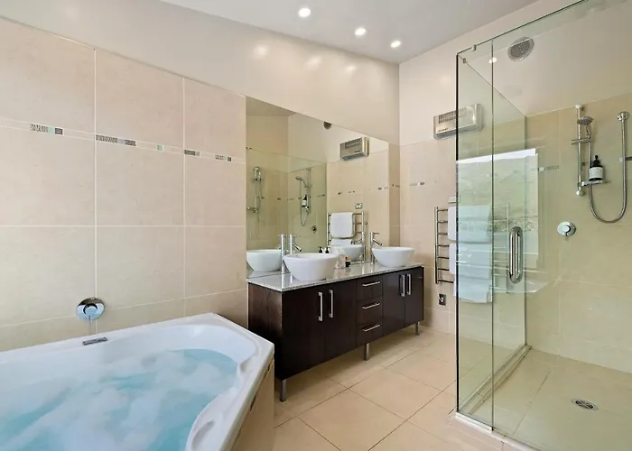 Luxury Lakeview Vista 瓦纳卡