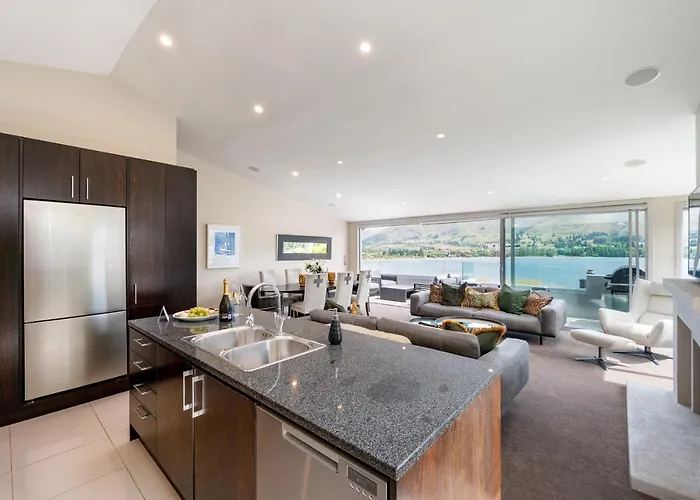 Luxury Lakeview Vista 公寓