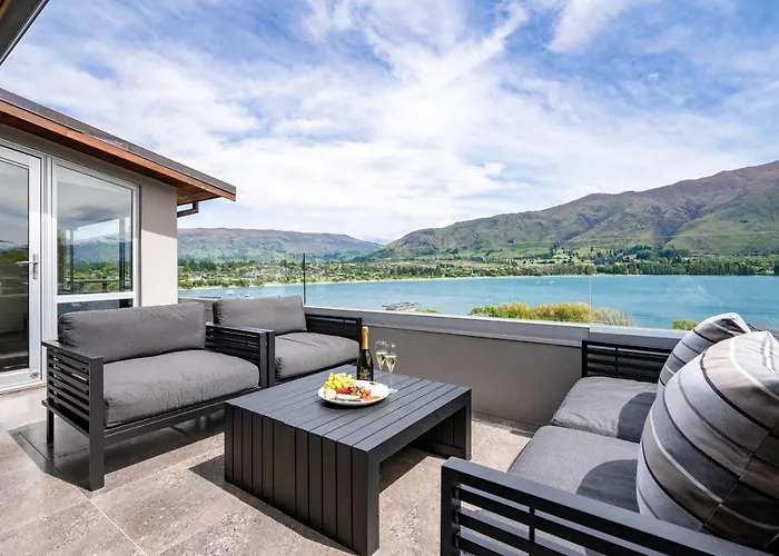 Luxury Lakeview Vista *