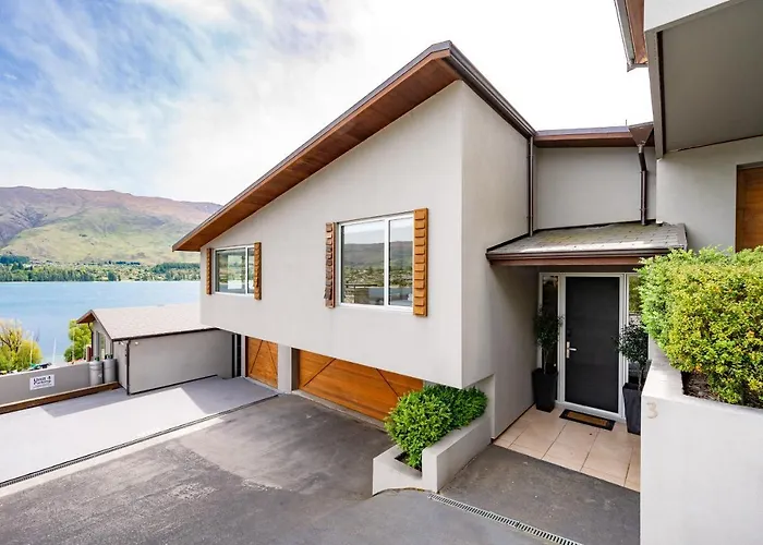 Luxury Lakeview Vista *